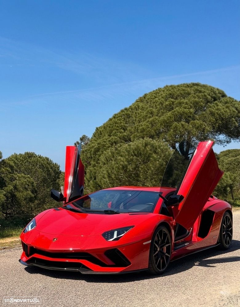Lamborghini Aventador 6.5 V12 LP740-4 S - 11