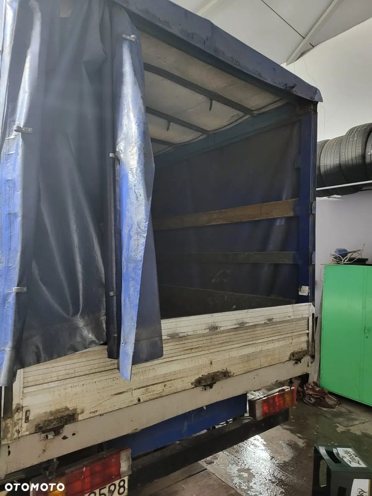 Mercedes-Benz Sprinter - 2