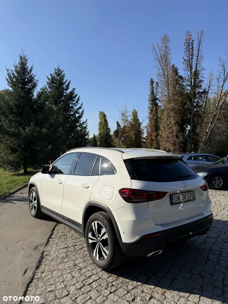 Mercedes-Benz GLA 200 - 4