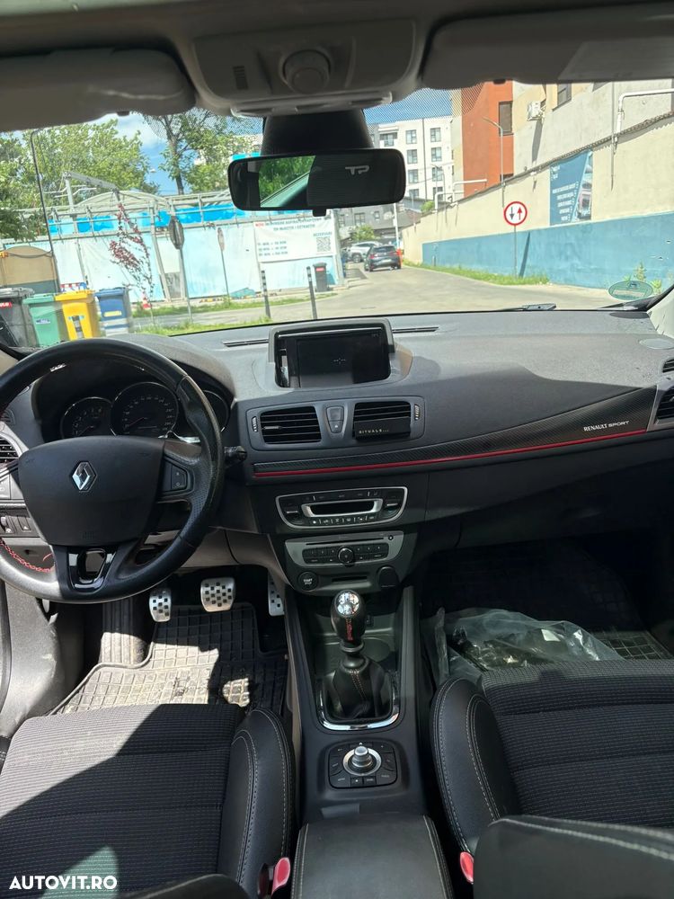 Renault Megane TCe 220 Start & Stop GTline 220 - 12