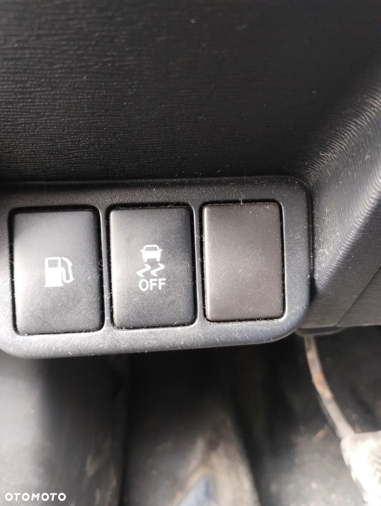 Toyota Avensis 2.0 D-4D - 26