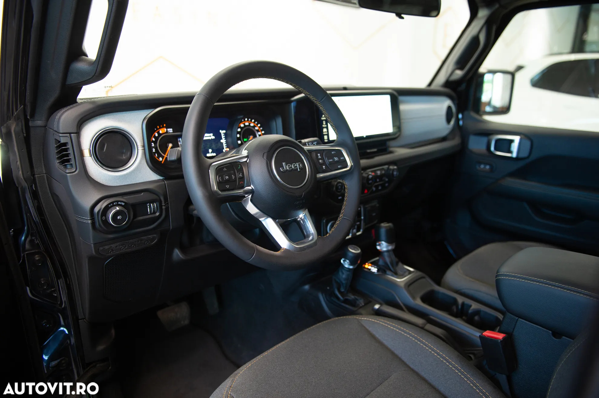 Jeep Wrangler Unlimited 2.0 AT8 4WD Sahara - 16