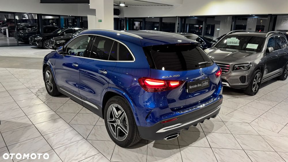 Mercedes-Benz GLA 200 AMG Line - 4