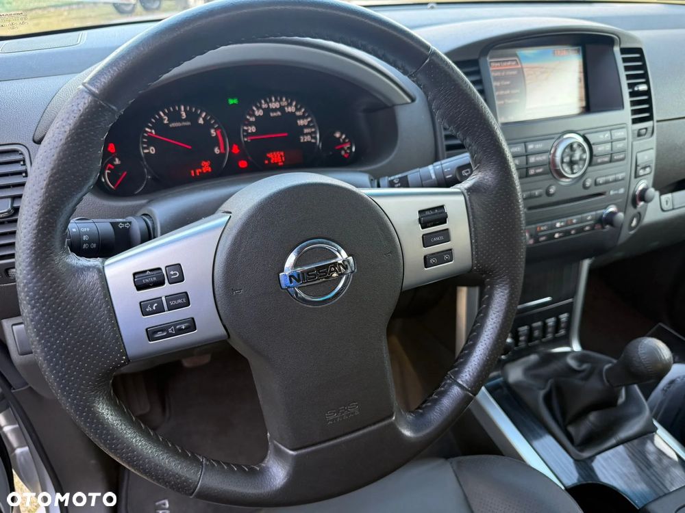 Nissan Pathfinder - 16