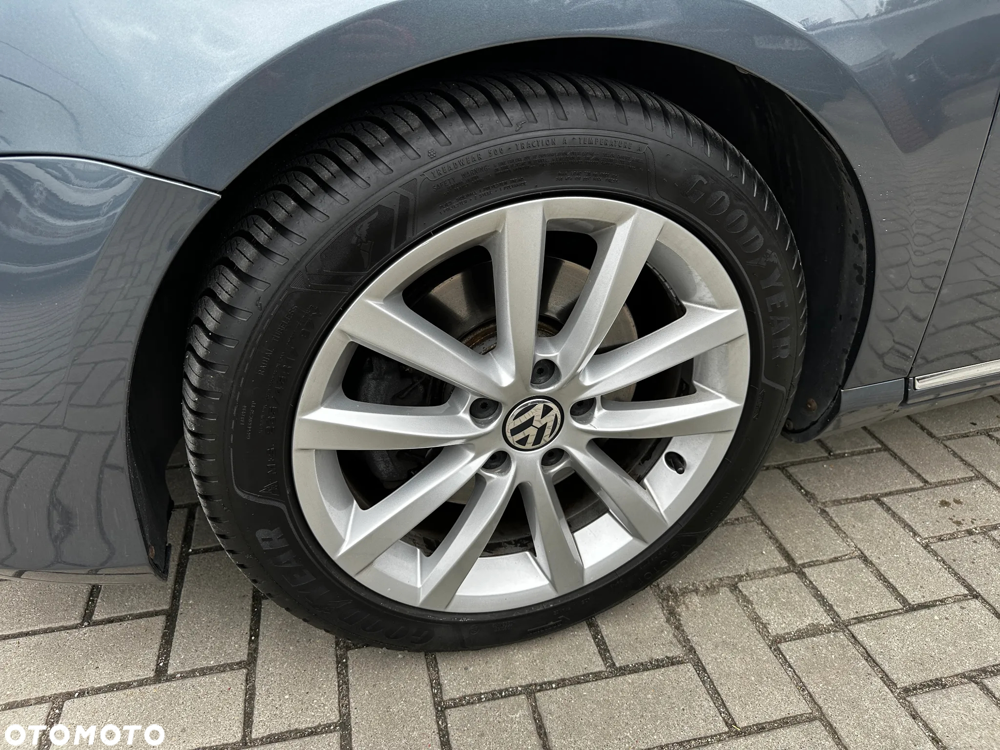 Volkswagen Passat - 32