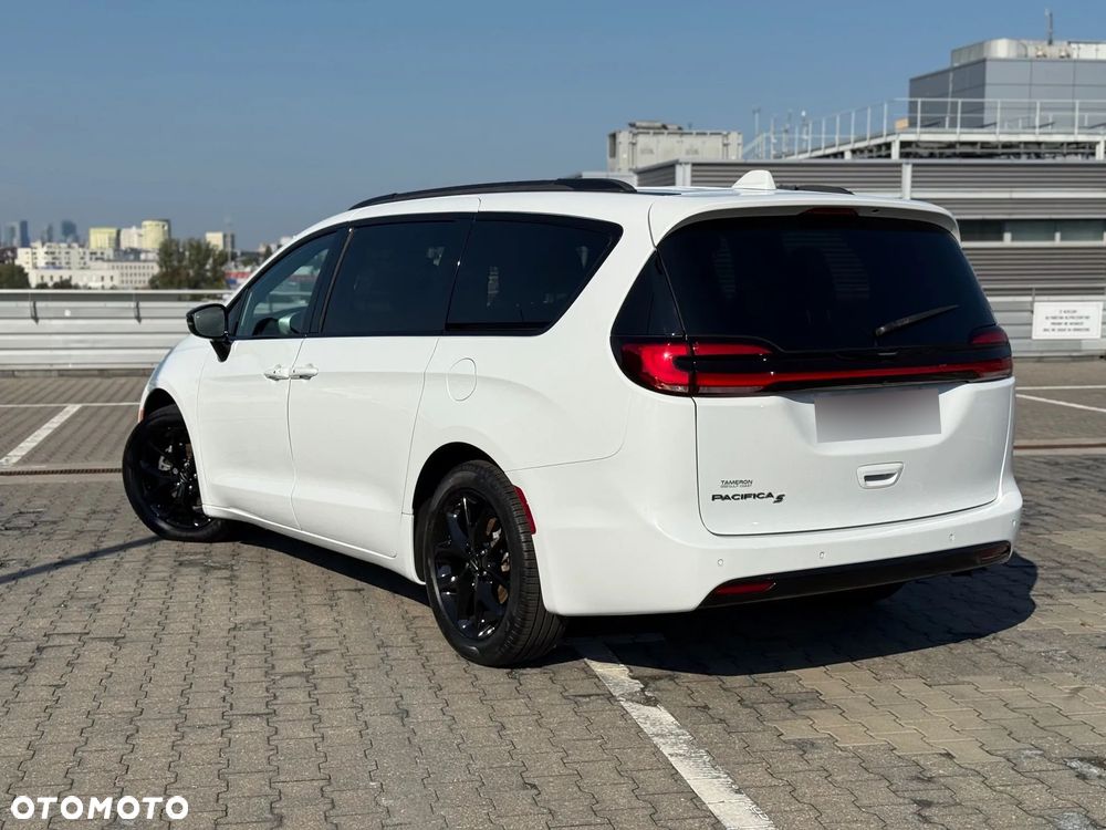 Chrysler Pacifica - 14