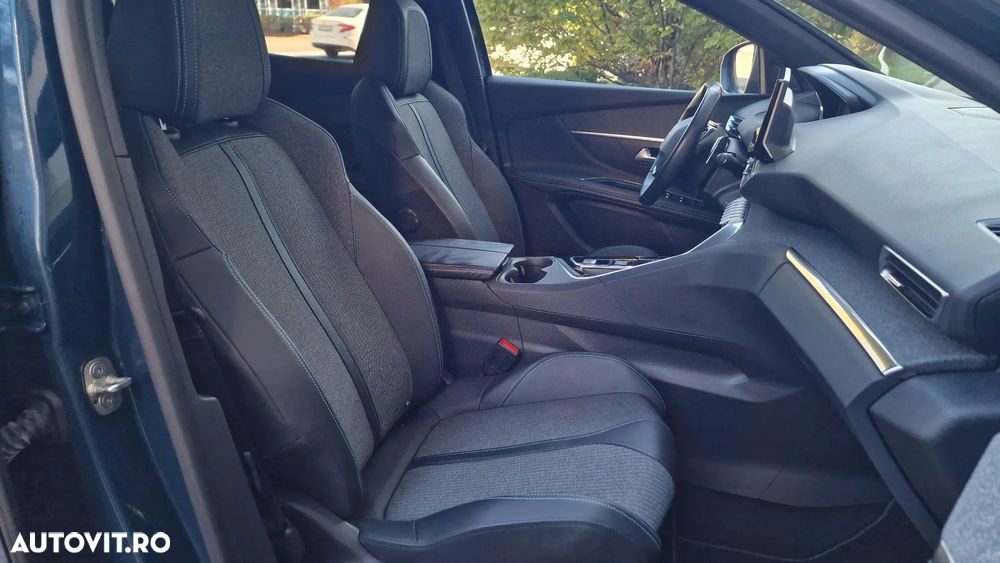 Peugeot 3008 PHEV 300 EAT8 4X4 Allure Pack - 24