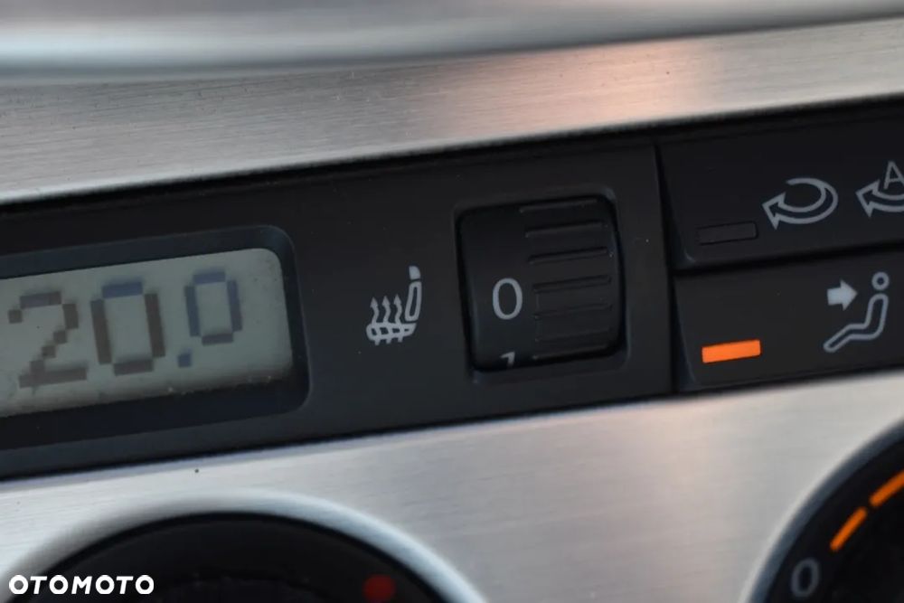 Volkswagen Passat - 22