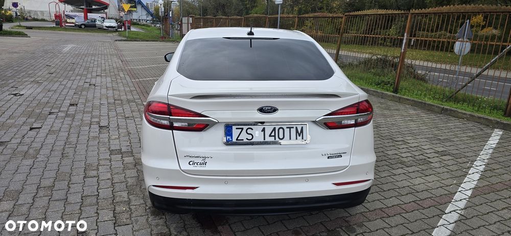 Ford Fusion - 4