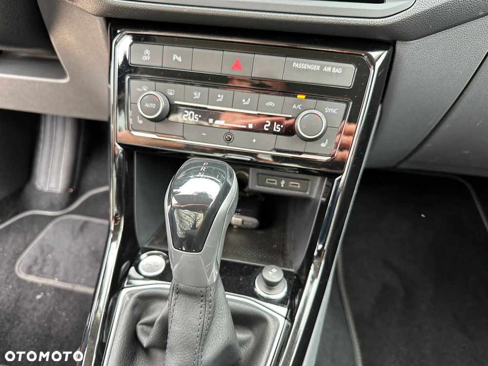 Volkswagen T-Cross - 16