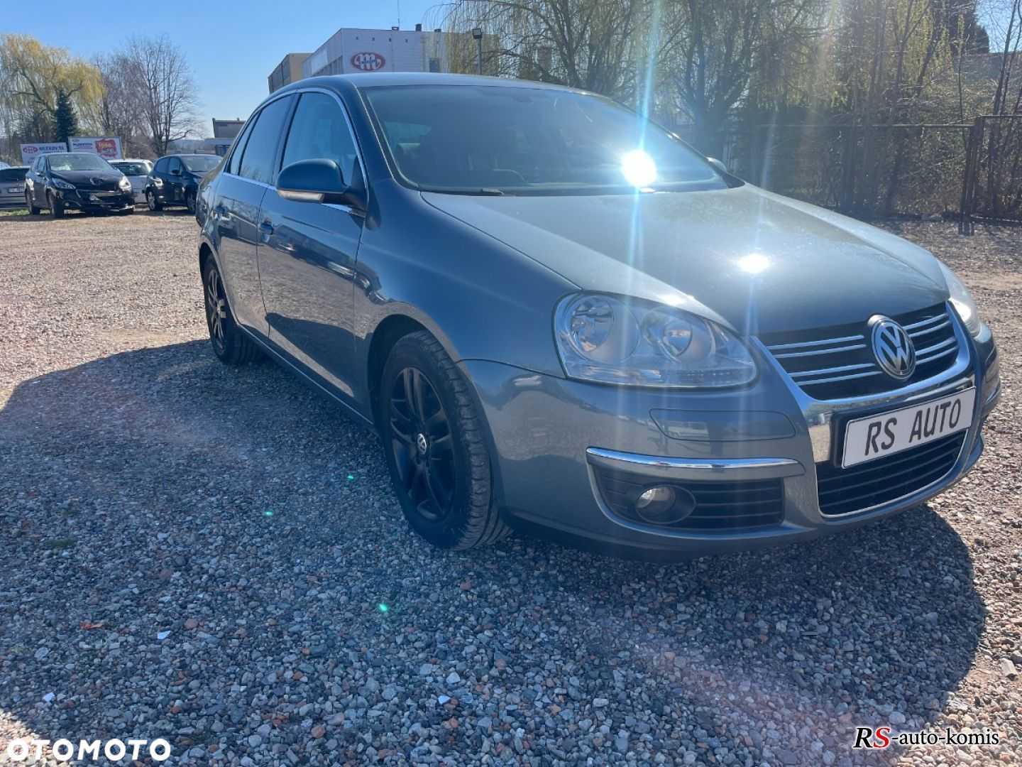 Volkswagen Jetta - 2