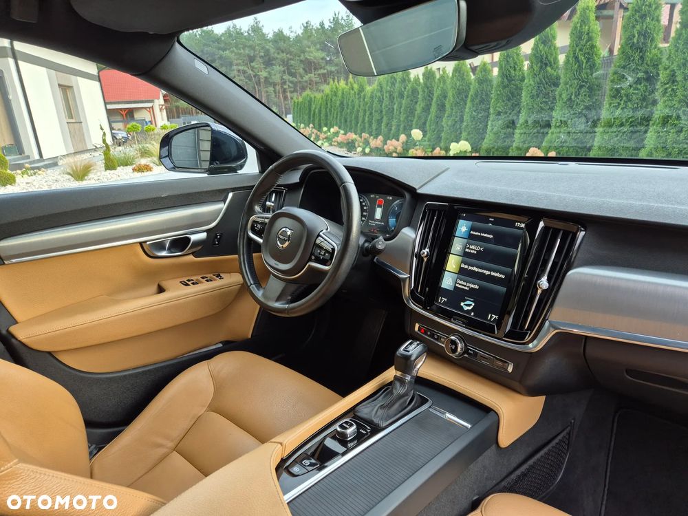 Volvo V90 D3 Momentum Pro - 36
