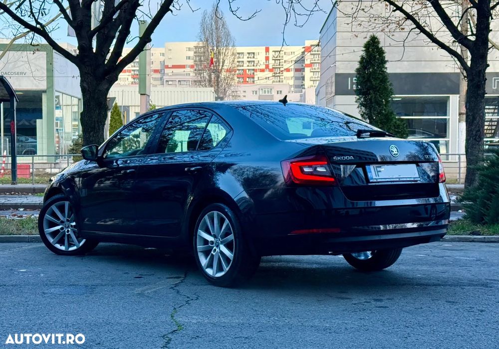 Skoda Octavia 1.6 TDI DSG Style - 3