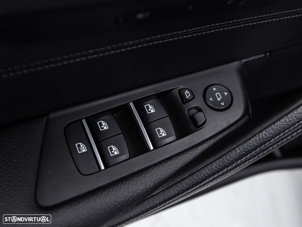 BMW 520 i Pack Desportivo M - 18