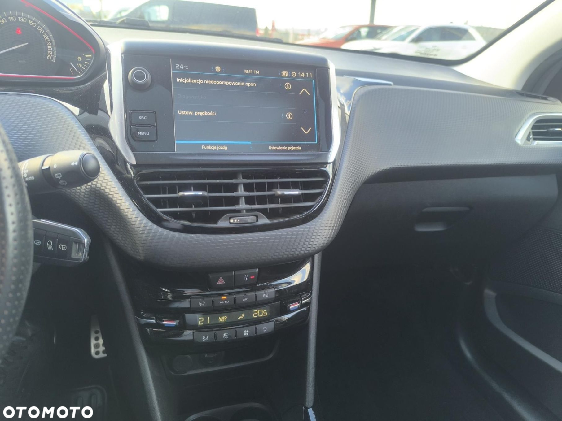 Peugeot 2008 - 21