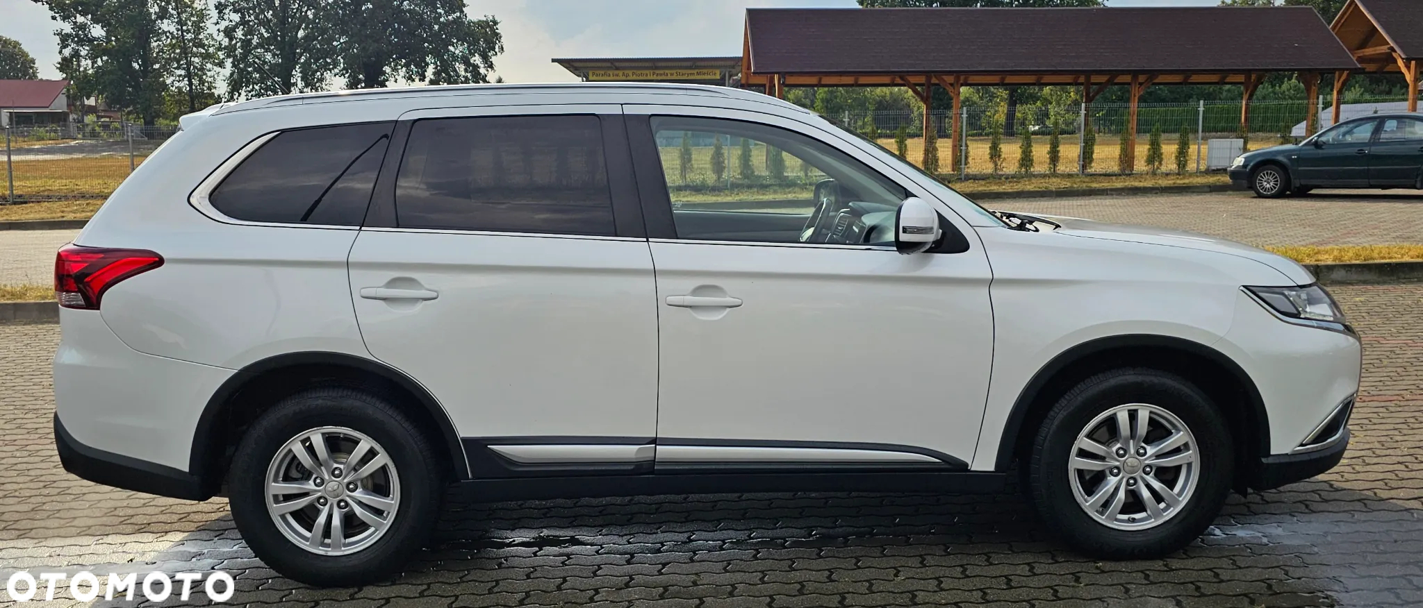 Mitsubishi Outlander 2.0 Instyle Navi 4WD CVT - 14