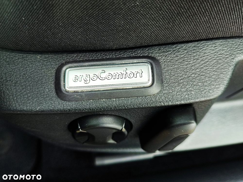 Volkswagen Passat Variant 2.0 TDI (BlueMotion Technology) Highline - 18