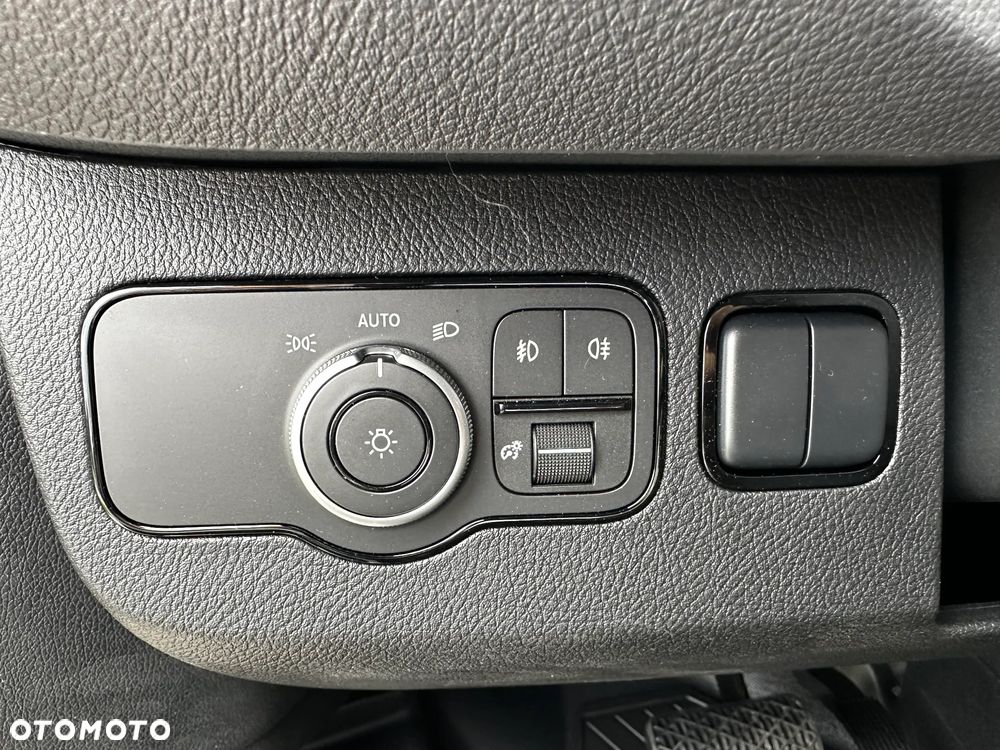 Mercedes-Benz Sprinter - 14
