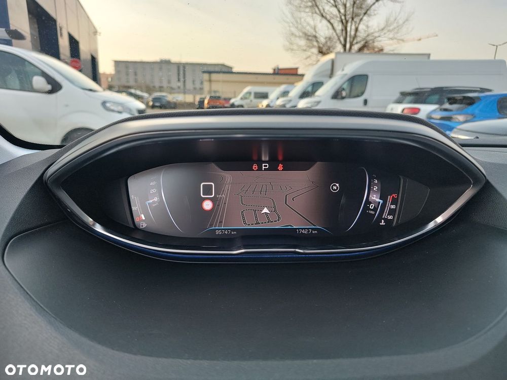 Peugeot 3008 1.2 PureTech Allure Pack S&S EAT8 - 8