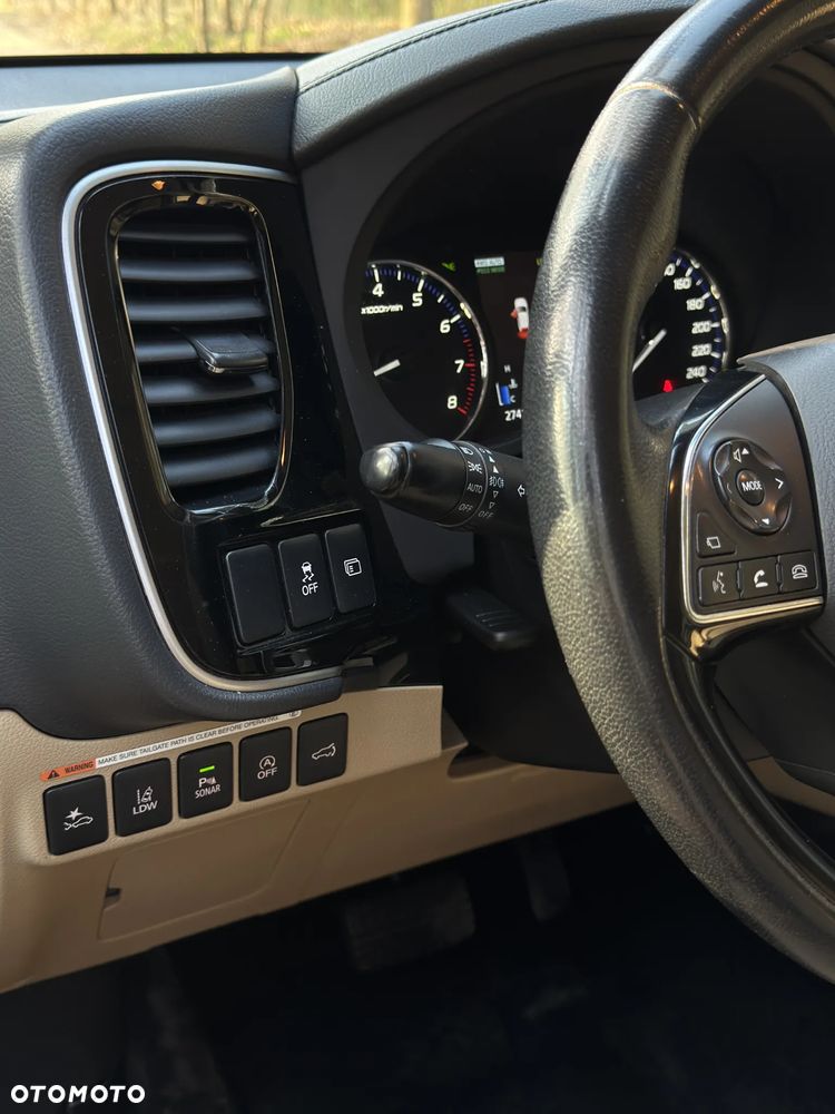 Mitsubishi Outlander 2.0 Intense + Navi 4WD CVT - 15