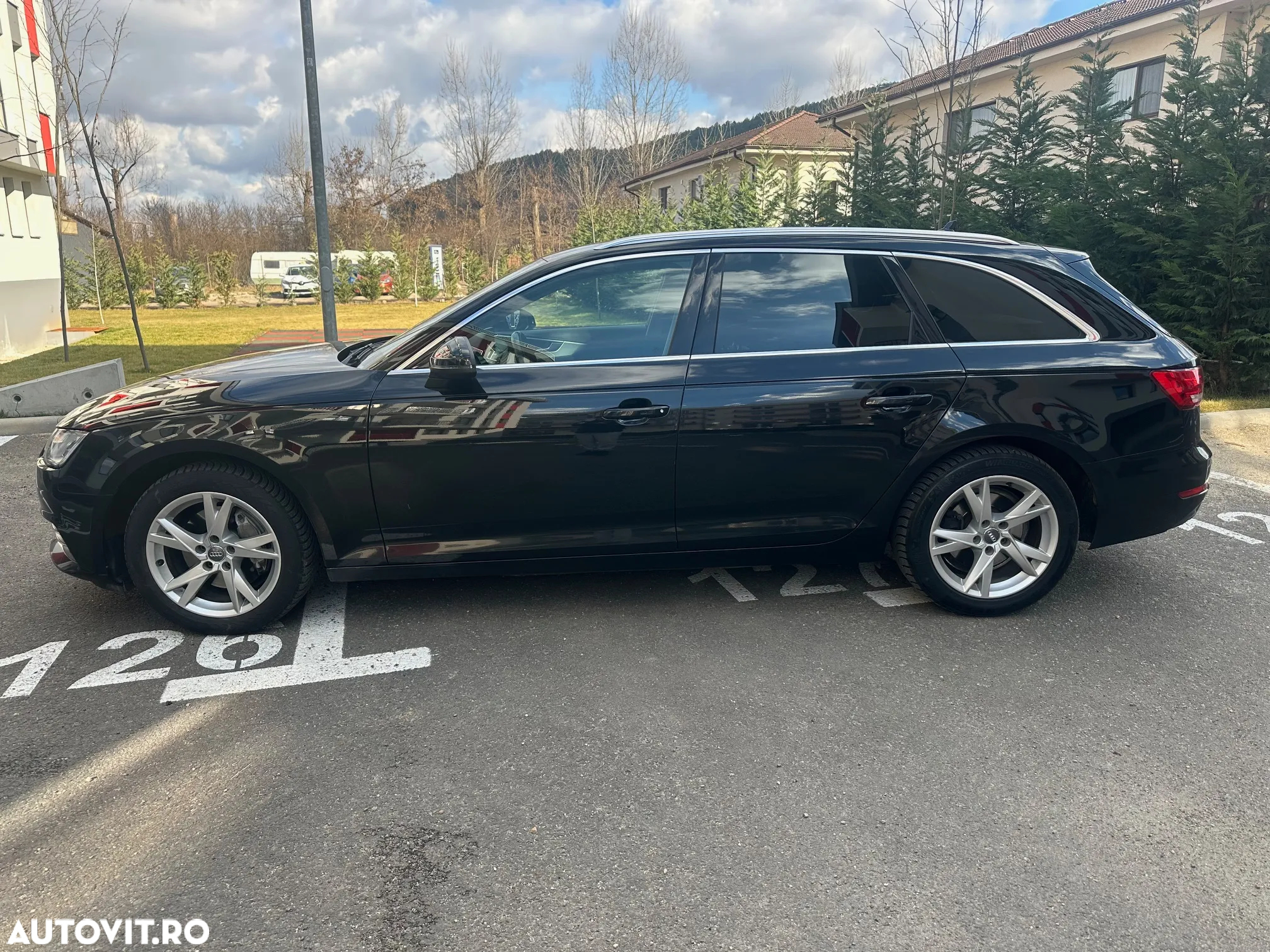 Audi A4 Avant 2.0 TDI ultra S tronic - 13
