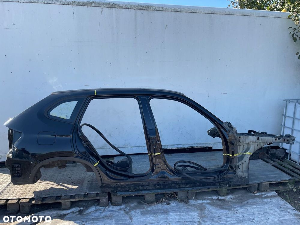 Blotnik poszycie cwiartka szyba listwa prawy tyl 475 475/9 BMW X1 E84