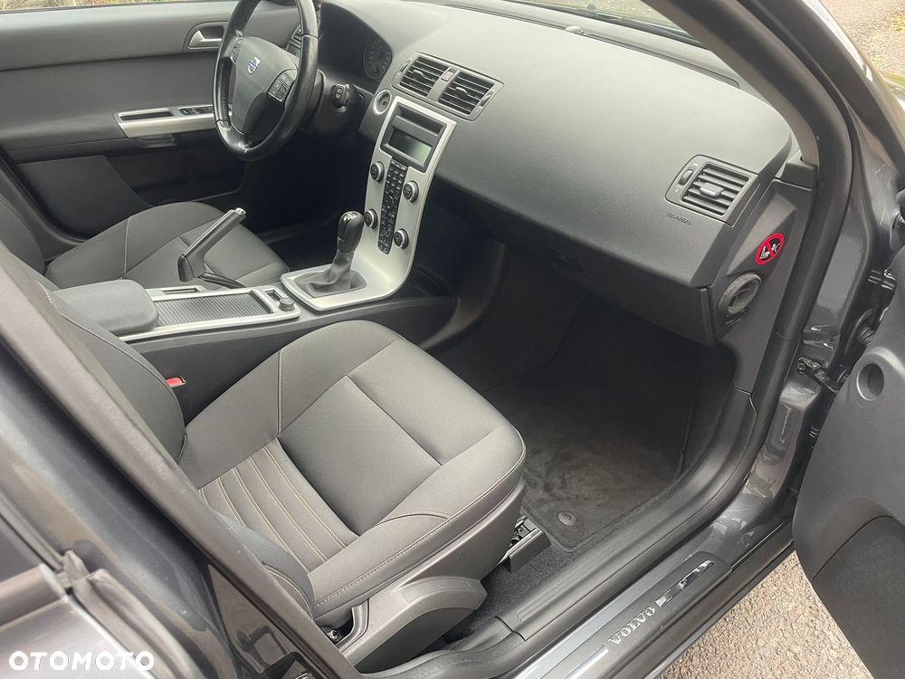 Volvo V50 D2 - 9