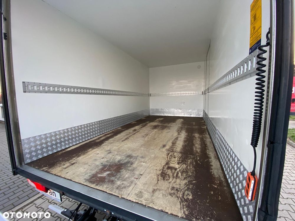 Volkswagen CRAFTER 2,0 TDI 163KM KONTENER 8EP WINDA ZEPRO NISKI PRZEBIEG - 39