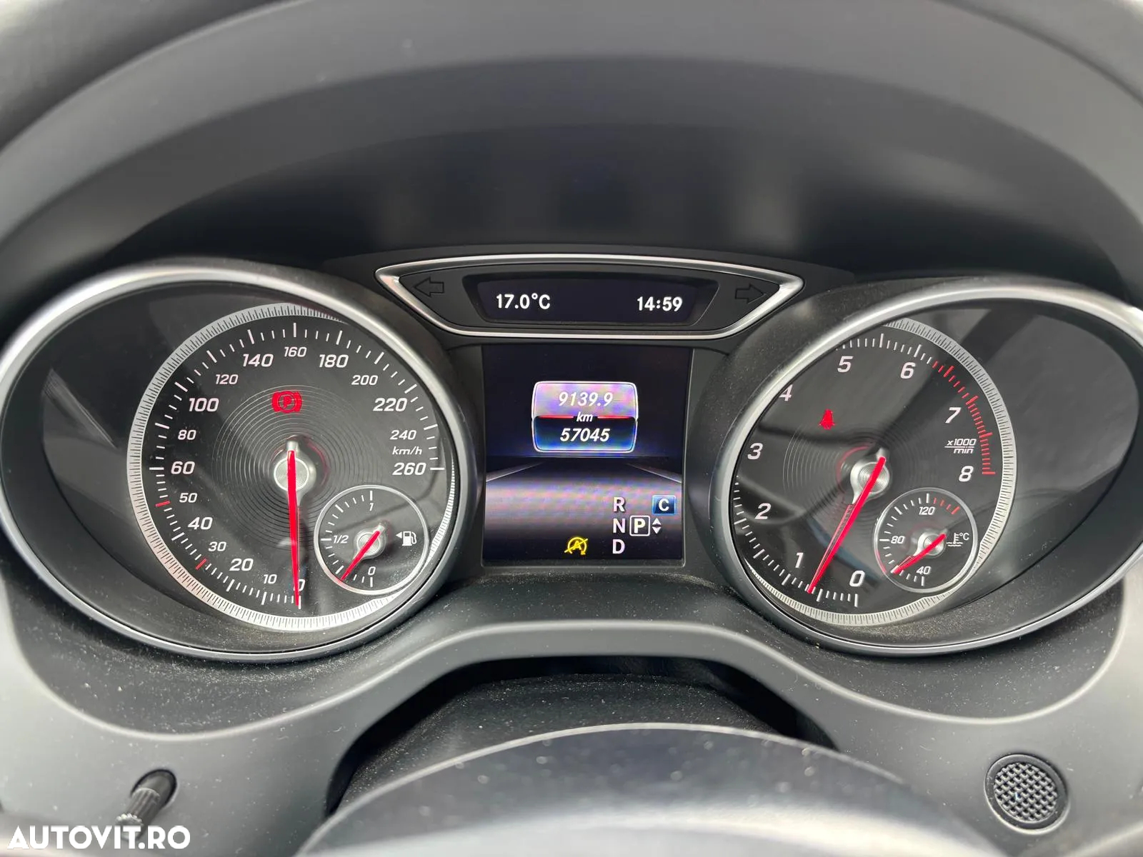 Mercedes-Benz GLA - 11