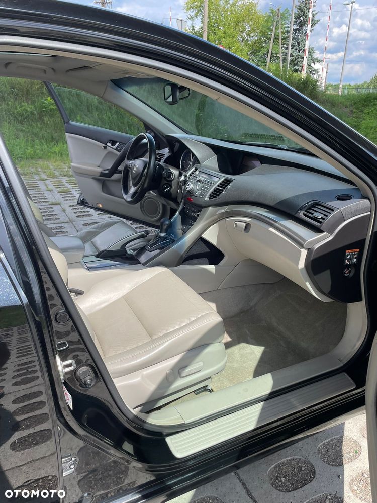 Honda Accord 2.0 Executive Nav - 9