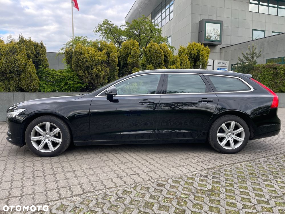 Volvo V90 D4 Momentum - 32
