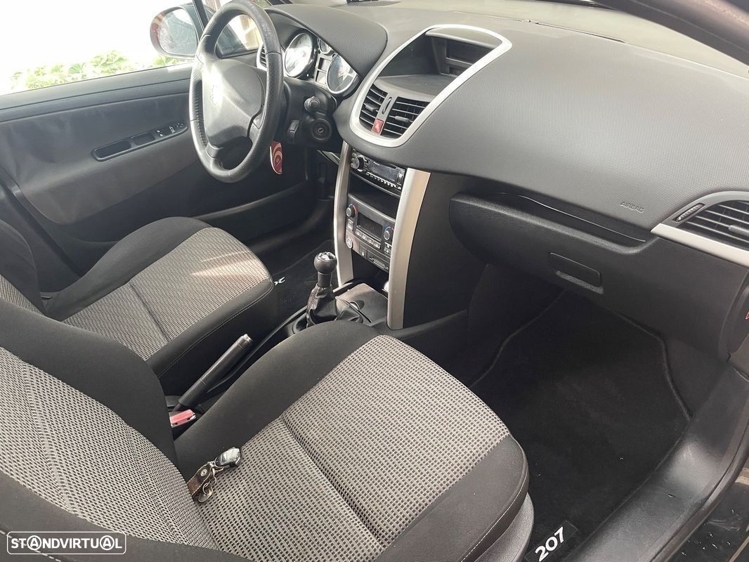 Peugeot 207 1.4 16V Active - 19