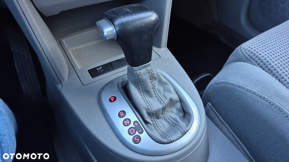 Volkswagen Touran - 21