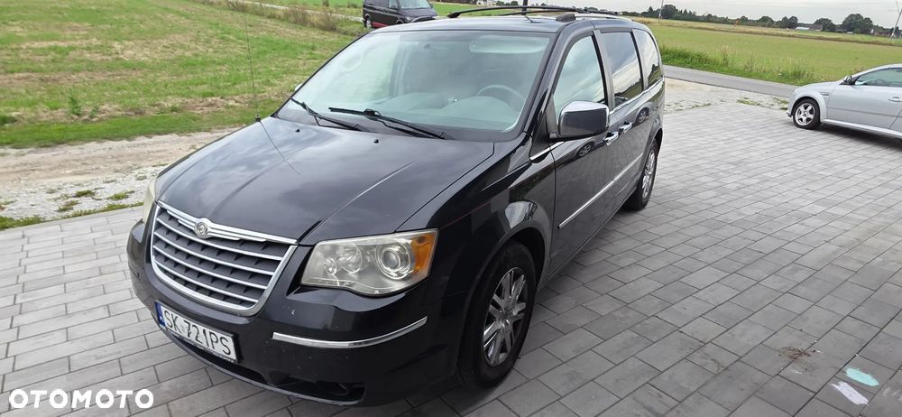 Chrysler Town & Country - 1