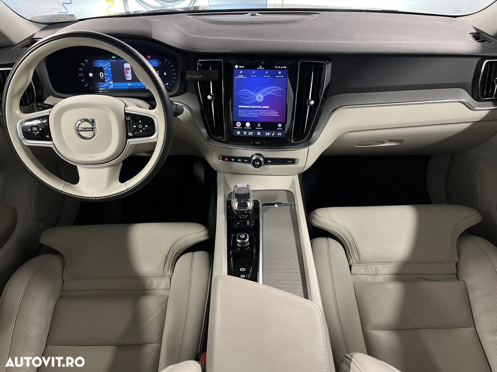 Volvo S60 B4 MHEV AT Plus Dark - 33