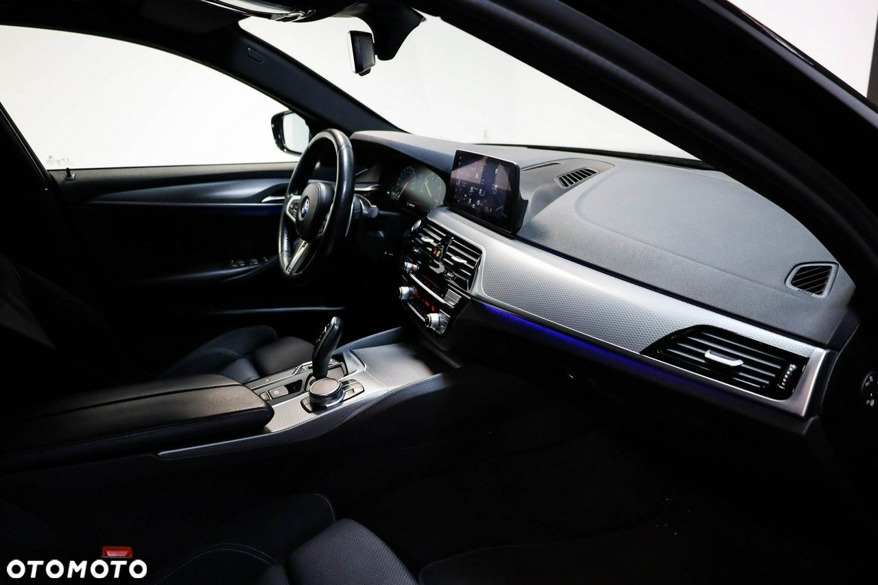 BMW Seria 5 520d xDrive M Sport sport - 14