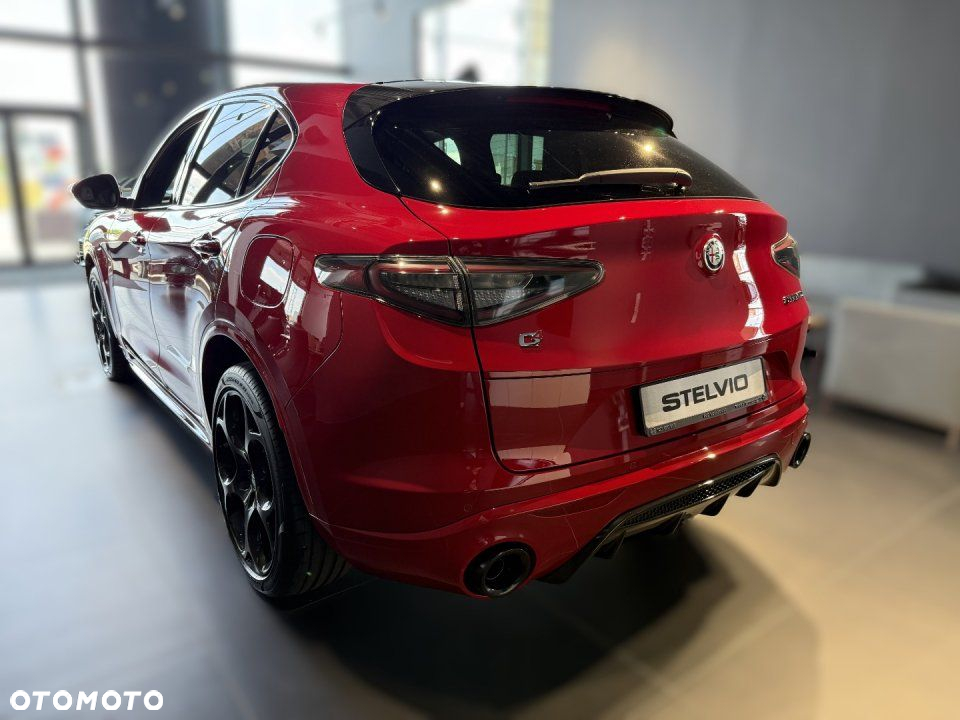 Alfa Romeo Stelvio - 2