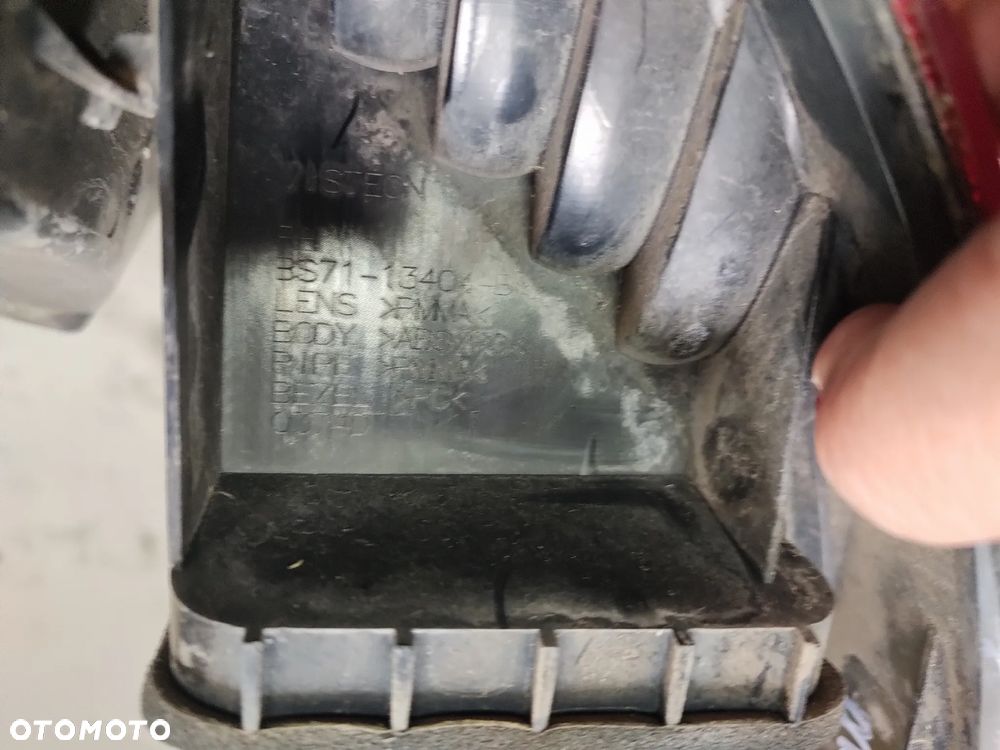 FORD MONDEO MK4 LIFT LAMPA TYŁ PRAWA W BŁOTNIK - 4