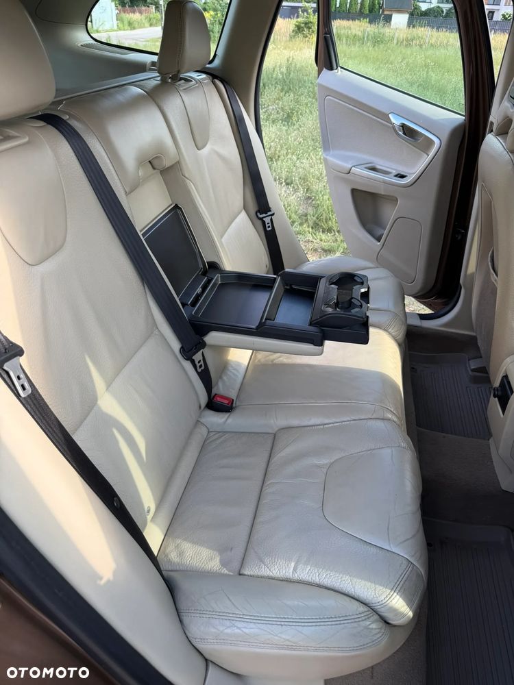 Volvo XC 60 2.0T Momentum - 12