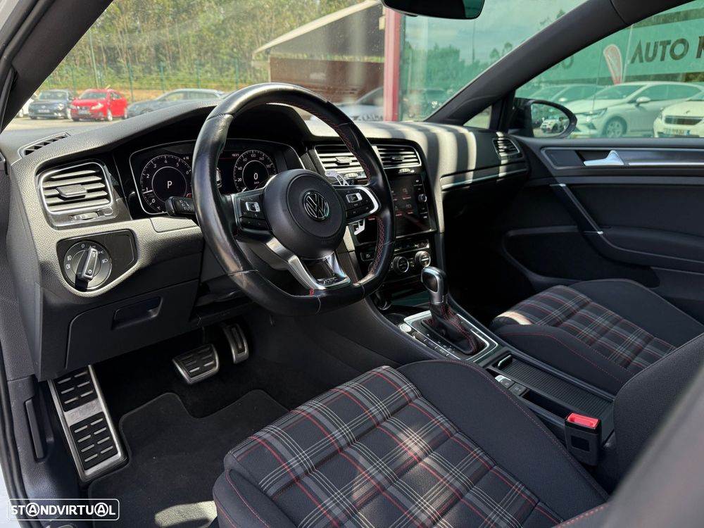 VW Golf GTI 2.0 TSI OPF DSG Performance - 27