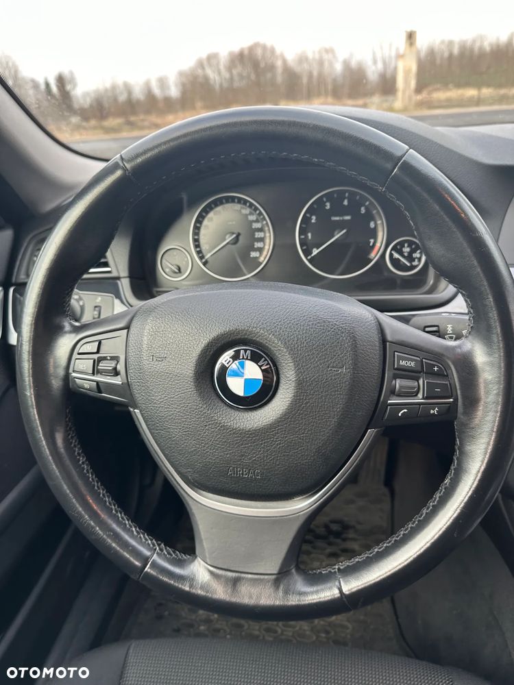 BMW Seria 5 520i - 8