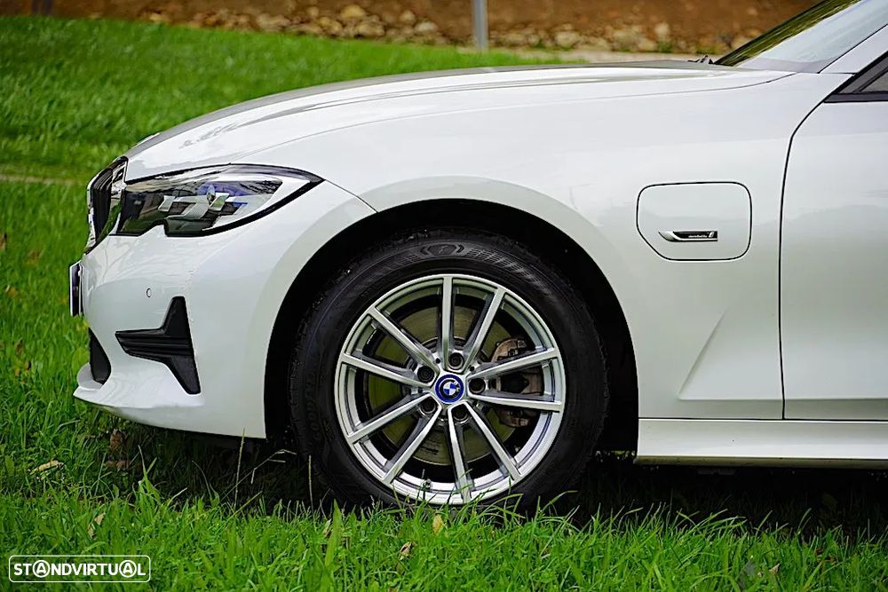 BMW 320 e Touring Corporate Edition Auto - 4