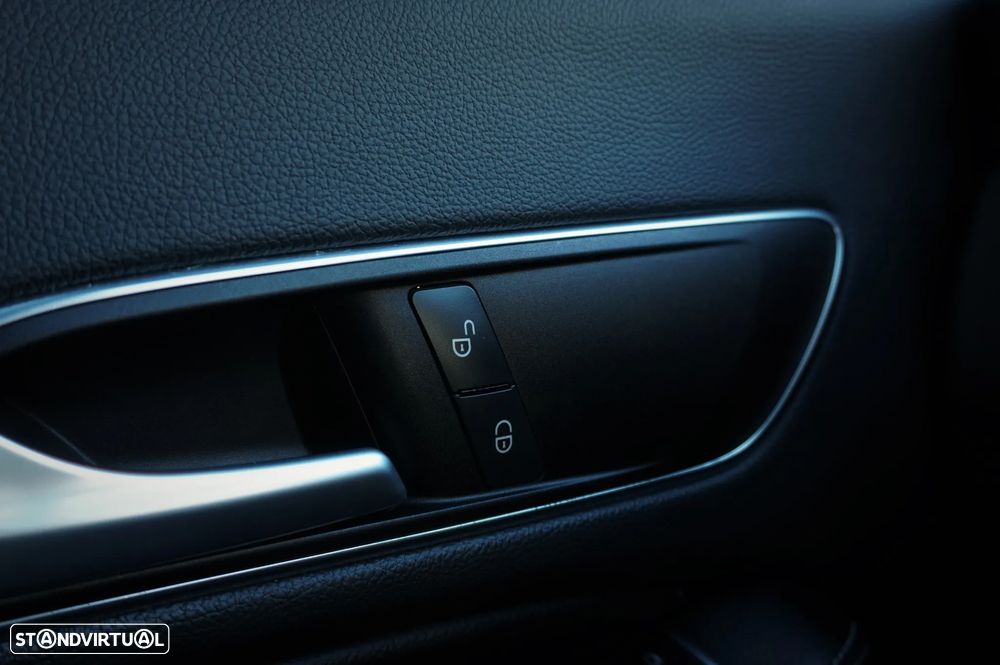 Mercedes-Benz CLA 200 Shooting Brake (CDI) d Urban - 27