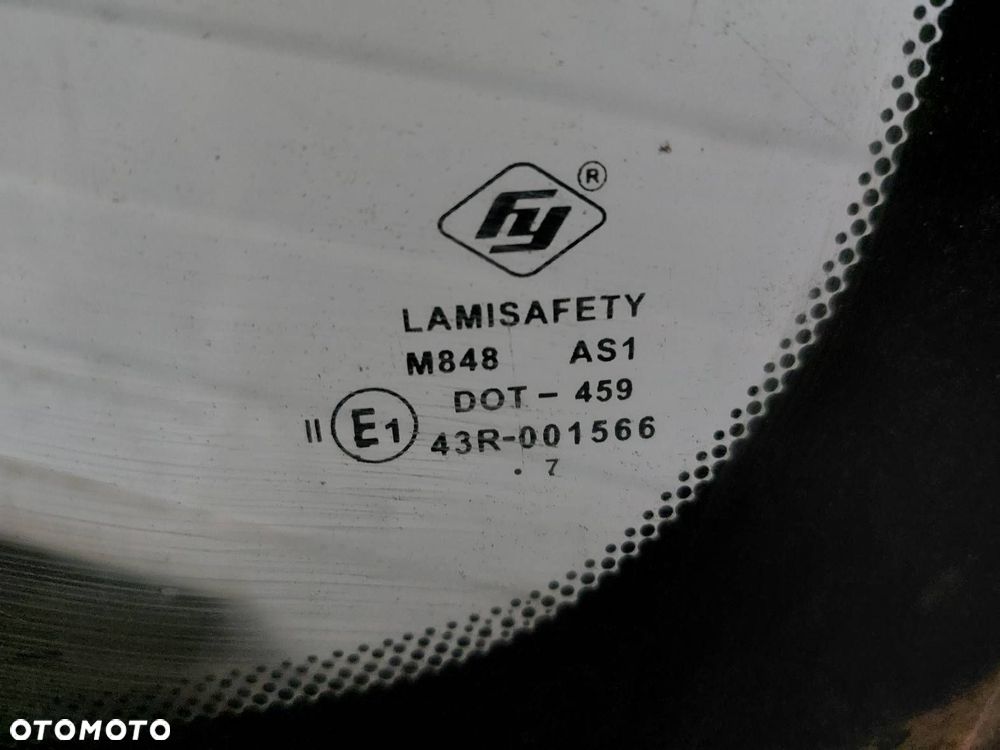 SZYBA CZOŁOWA PRZEDNIA  MERCEDES-BENZ ML I W163 - 2