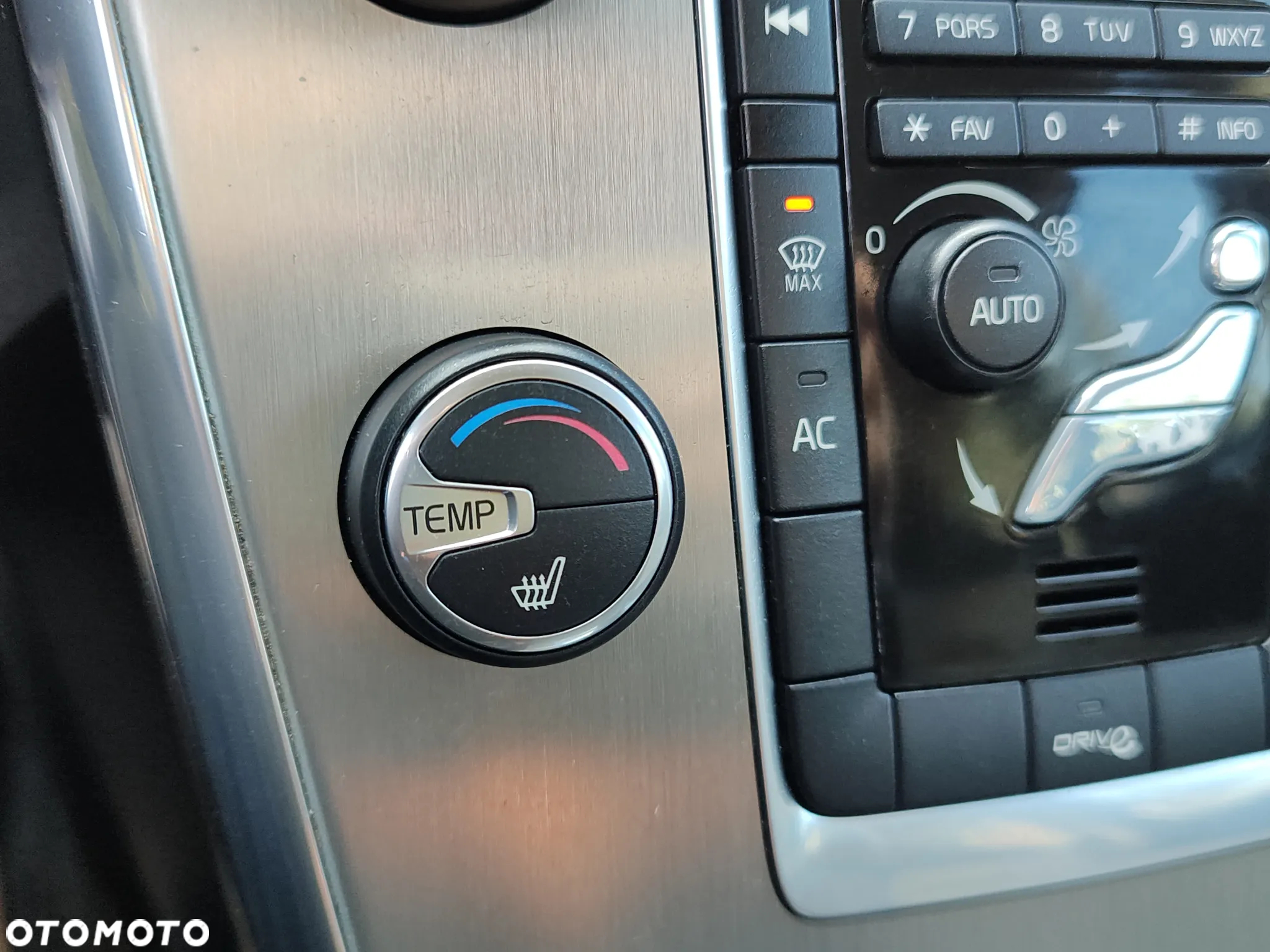 Volvo XC 60 DRIVe Momentum - 27