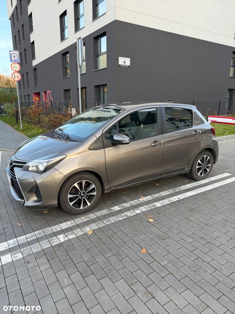 Toyota Yaris ver-hybrid-style-selection - 9