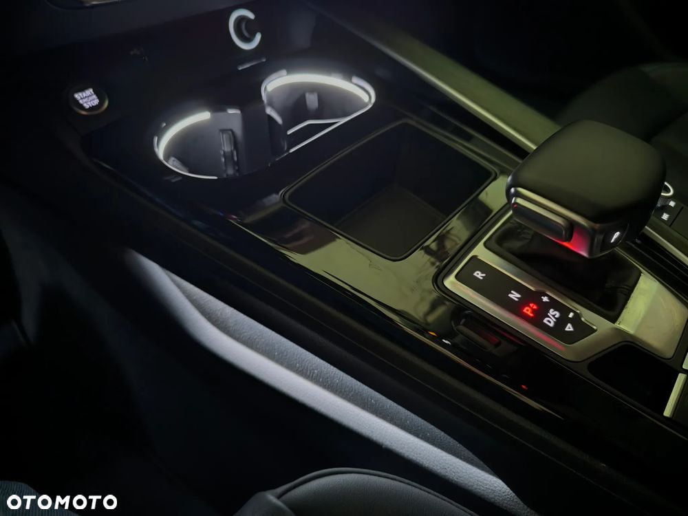 Audi A4 Limousine 40 TFSI S tronic - 30