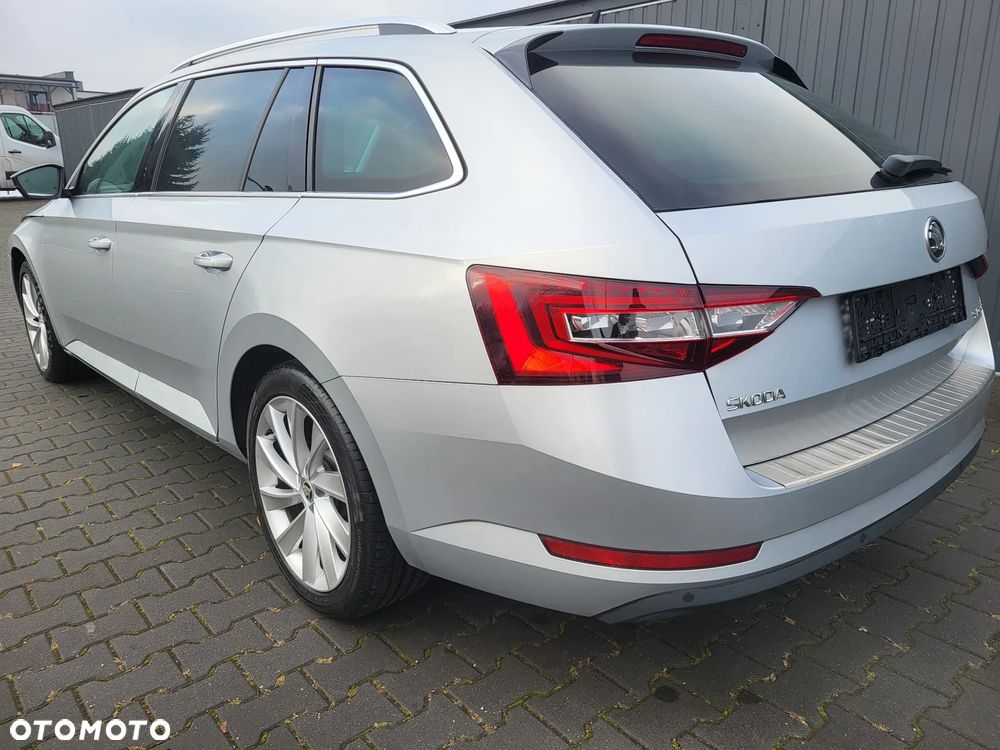 Skoda Superb 2.0 TDI DSG Premium Edition - 12