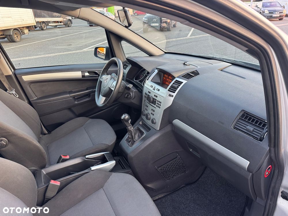 Opel Zafira - 17