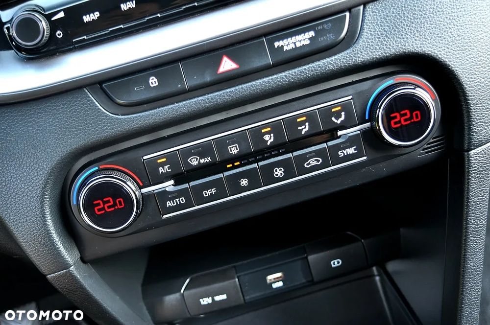 Kia XCeed 1.6 CRDi SCR L Business Line - 31